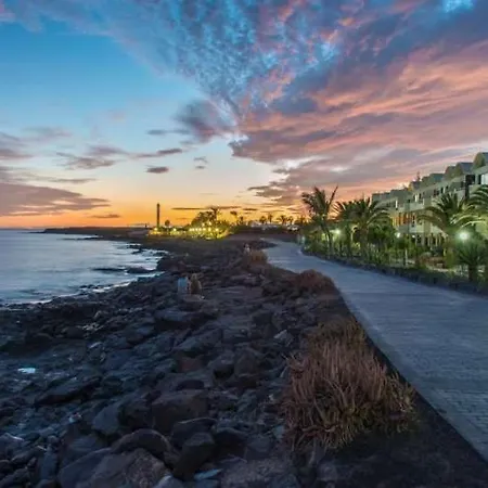 Puerto Del Carmen Sleeps 6 Pool Wifi Apartment Puerto del Carmen (Lanzarote)